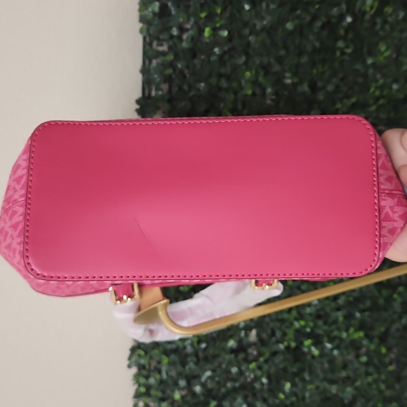 Jet Set Travel Extra-Small Logo Top-Zip Tote - Picture 5 of 6